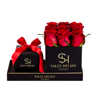 Flirtation Flowers With Candle-Sally Helmy - Egypt